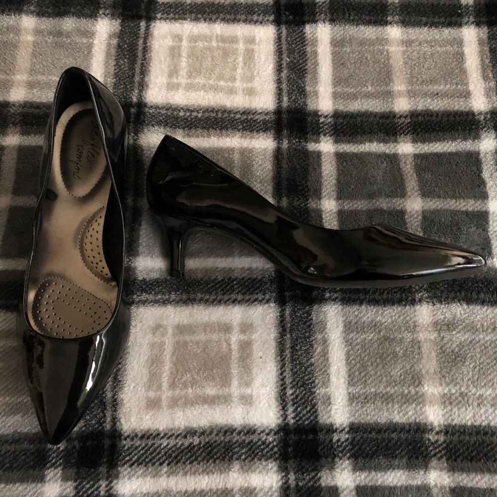 Pointed Toe Kitten Heel
